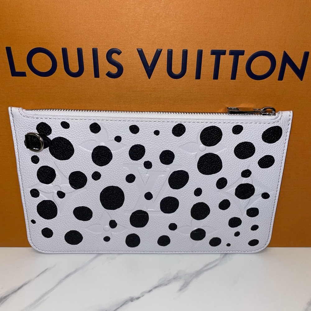 Louis Vuitton Neverfull Pouch! Rare Limited Edition!! Yayoi Kusama Infinity Dots